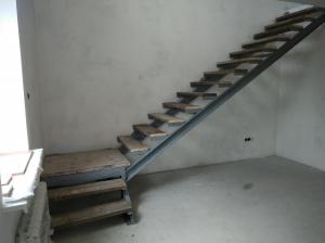 Металлокаркас лестницы с площадкой 